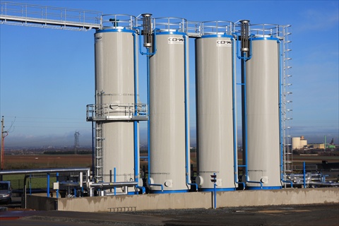 Vertical Tanks and Paving Equipment
